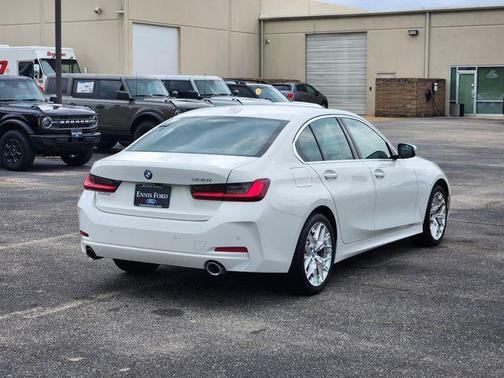 Alpine White 2025 BMW 330 i