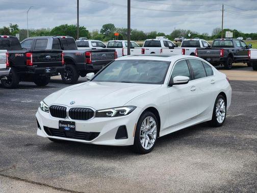 Alpine White 2025 BMW 330 i