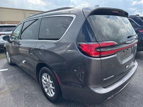 2022 Chrysler Pacifica Touring-L
