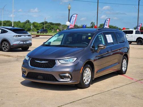 2022 Chrysler Pacifica Touring-L