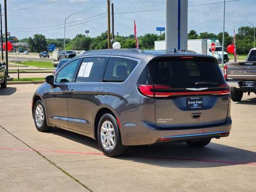 2022 Chrysler Pacifica Touring-L
