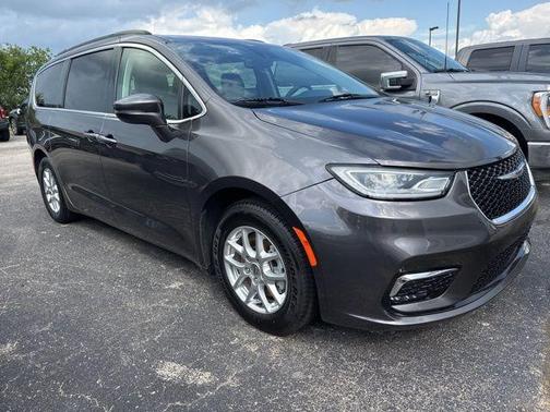2022 Chrysler Pacifica Touring-L