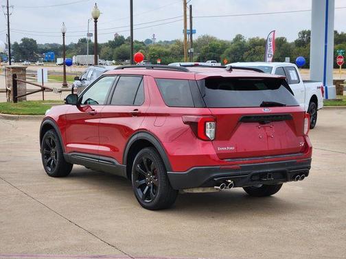 2022 Ford Explorer ST
