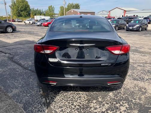 2015 Chrysler 200 S