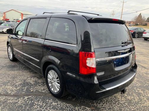 2013 Chrysler Town & Country Limited