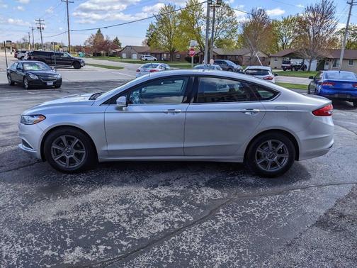 Ingot Silver 2017 Ford Fusion SE