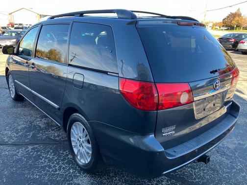 2007 Toyota Sienna XLE