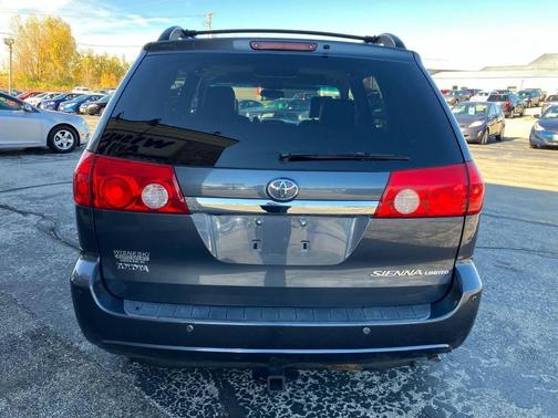 2007 Toyota Sienna XLE