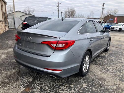2017 Hyundai SONATA SE