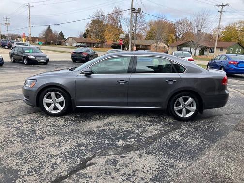 2012 Volkswagen Passat 2.5 SE