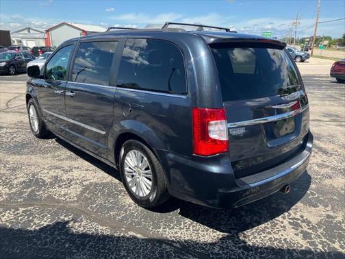2013 Chrysler Town & Country Touring-L