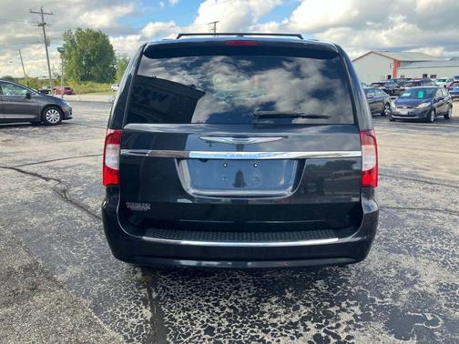 2014 Chrysler Town & Country Touring