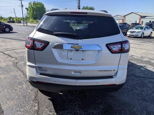 White 2015 Chevrolet Traverse 1LT