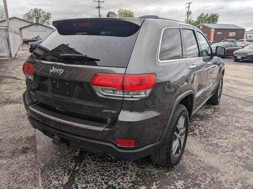 Granite Crystal Metallic Clearcoat 2017 Jeep Grand Cherokee Limited