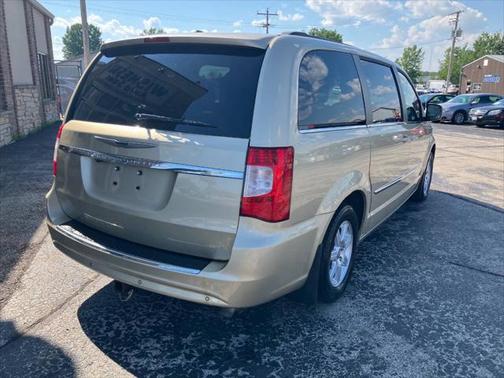 2012 Chrysler Town & Country Touring