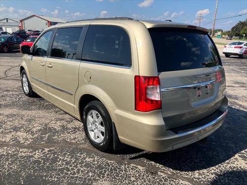 2012 Chrysler Town & Country Touring