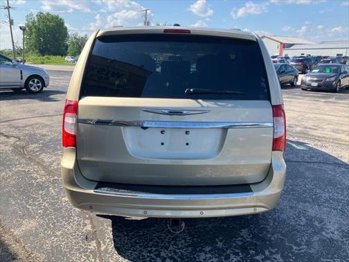 2012 Chrysler Town & Country Touring
