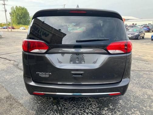 2018 Chrysler Pacifica Touring-L Plus