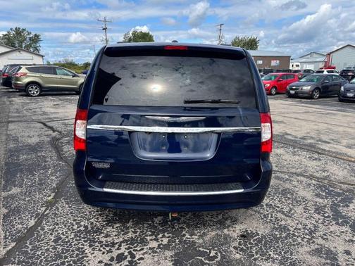 2013 Chrysler Town & Country Touring