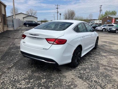 2016 Chrysler 200 Limited