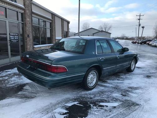 Photo 3 of 23 of 1996 Mercury Grand Marquis LS