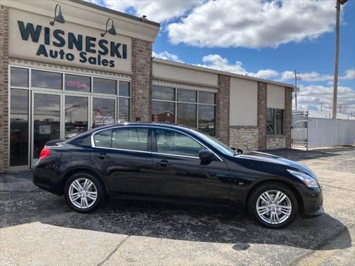 2015 INFINITI Q40 Base