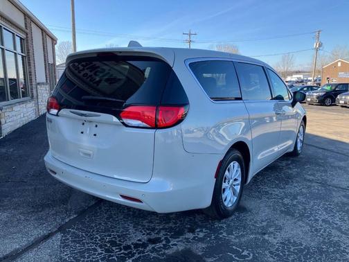 2017 Chrysler Pacifica Touring