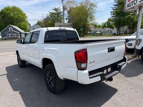 Ice Cap 2023 Toyota Tacoma SR5
