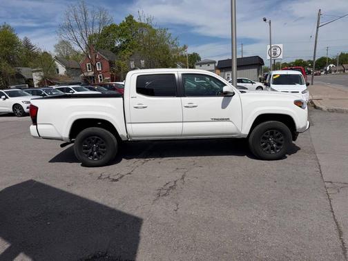 Ice Cap 2023 Toyota Tacoma SR5