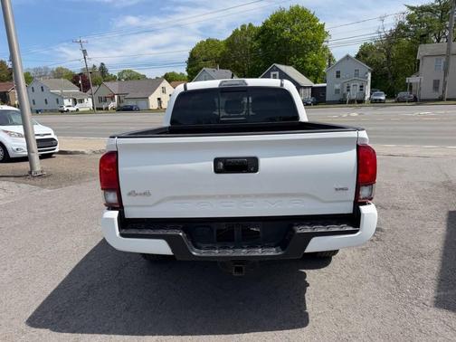 Ice Cap 2023 Toyota Tacoma SR5