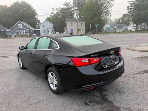 Mosaic 2023 Chevrolet Malibu 1LS