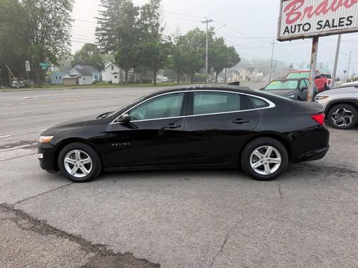 Mosaic 2023 Chevrolet Malibu 1LS