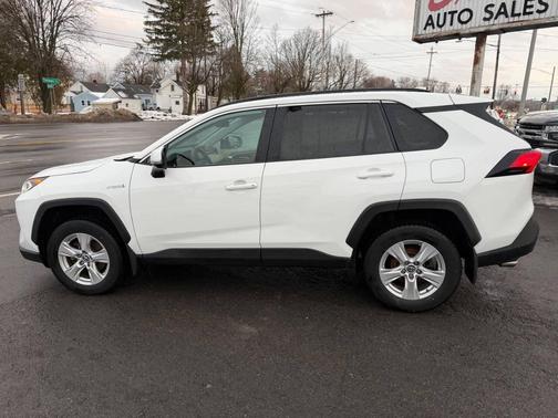 2020 Toyota RAV4 Hybrid XLE