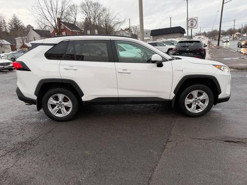 2020 Toyota RAV4 Hybrid XLE