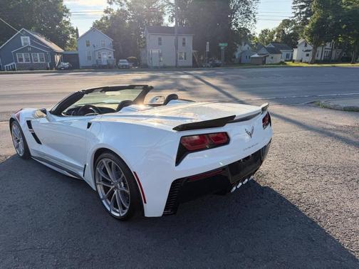 Arctic White 2017 Chevrolet Corvette Grand Sport