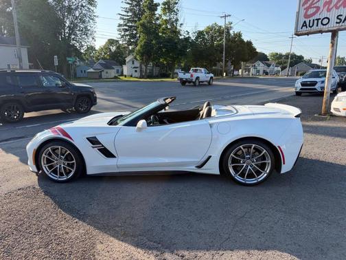 Arctic White 2017 Chevrolet Corvette Grand Sport
