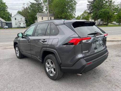 2022 Toyota RAV4 Hybrid LE