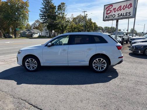 2025 Audi Q7 55 Premium Plus