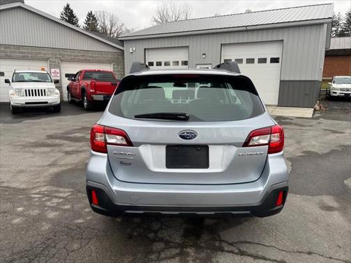 2018 Subaru Outback 2.5i