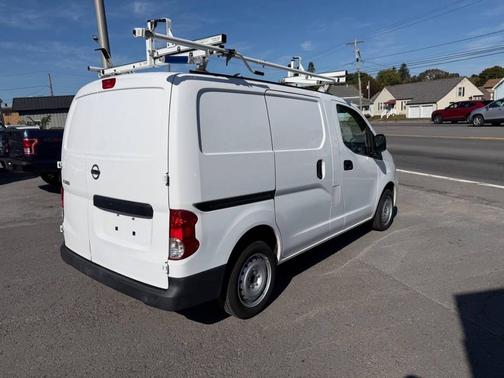 2021 Nissan NV200 S
