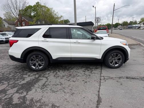 Star White Metallic Tri-Coat 2021 Ford Explorer XLT