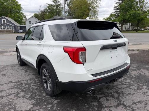 Star White Metallic Tri-Coat 2021 Ford Explorer XLT