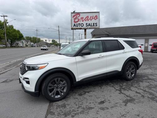 Star White Metallic Tri-Coat 2021 Ford Explorer XLT