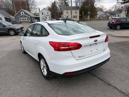 Oxford White 2016 Ford Focus SE