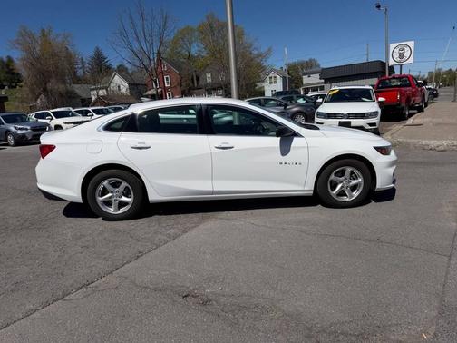 Summit White 2018 Chevrolet Malibu 1LS