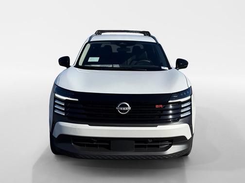 Aspen White Tri 2026 Nissan Kicks SR