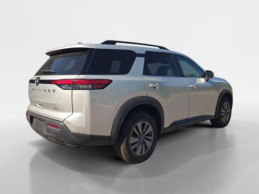 Brilliant Silver Metallic 2025 Nissan Pathfinder SV