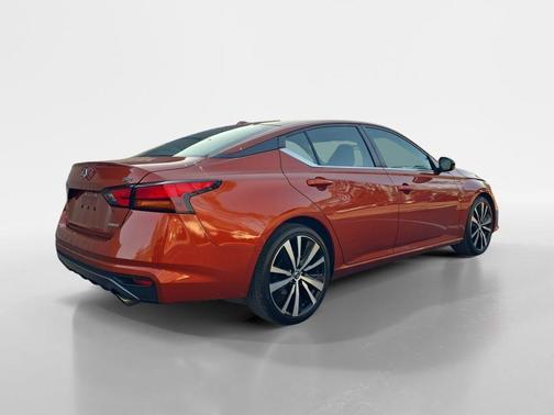 2021 Nissan Altima 2.0 SR