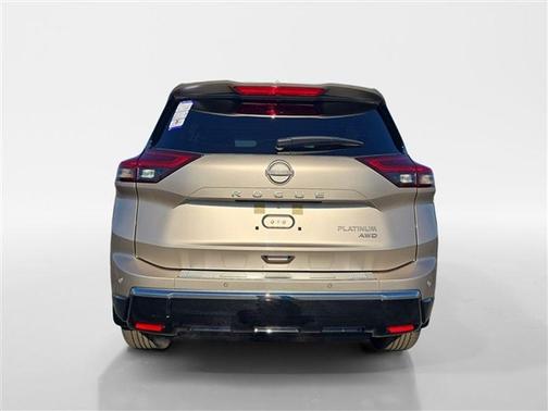 Champagne Silve 2026 Nissan Rogue Platinum