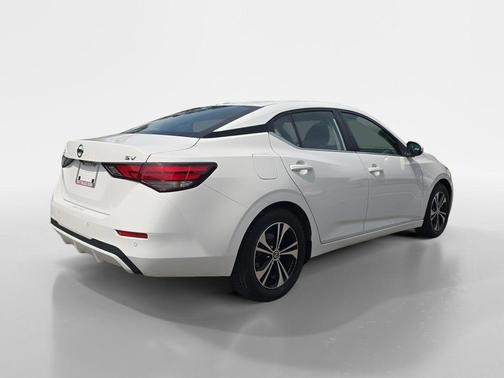 Cloud White 2022 Nissan Sentra SV